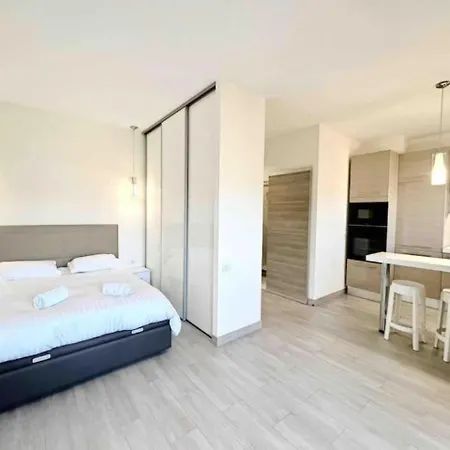 Il Gioiello : 2 Pers, Clim, Piscine, Parking