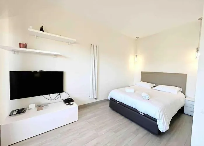 Il Gioiello : 2 Pers, Clim, Piscine, Parking Apartamento Antibes